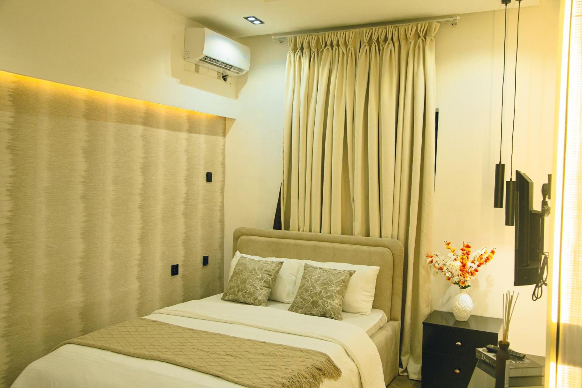 La Apartments Benin City Exterior photo